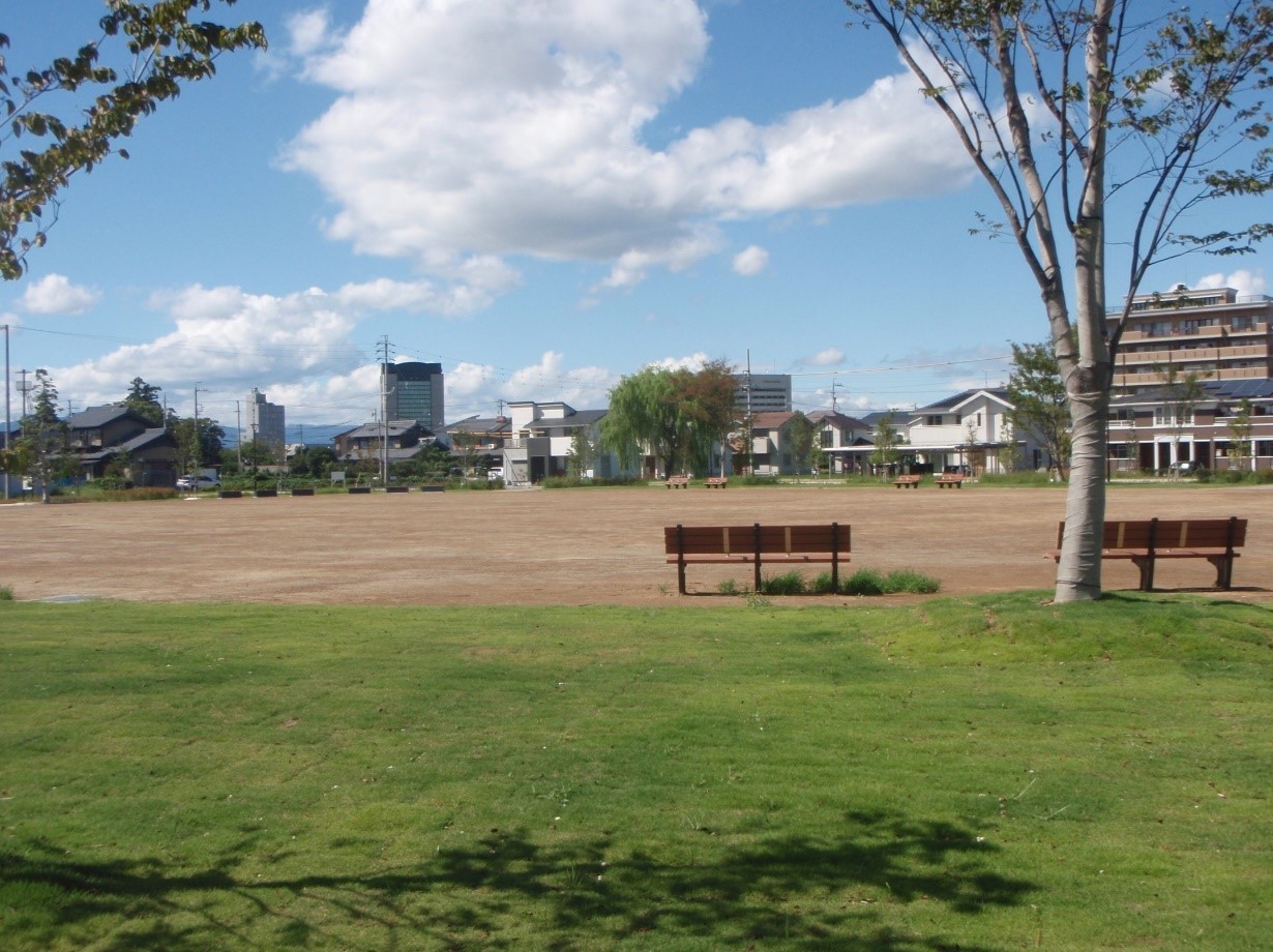 羽嶋中央公園広場