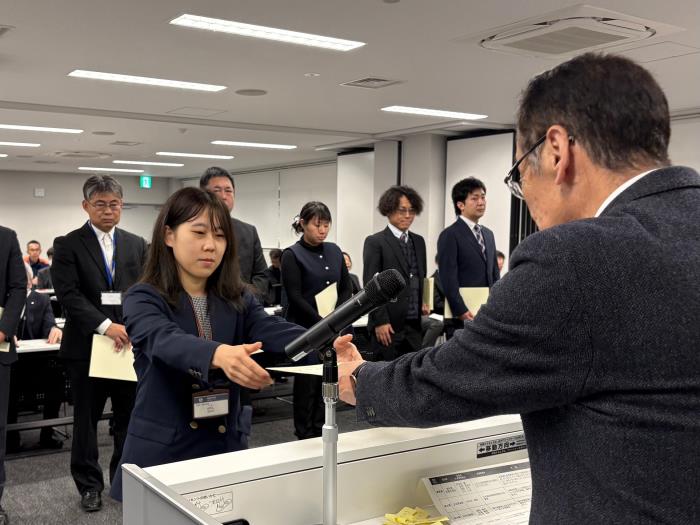 表彰状授与の様子2