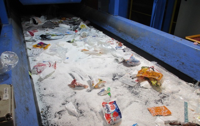 分別機械で飛散したマイクロビーズ